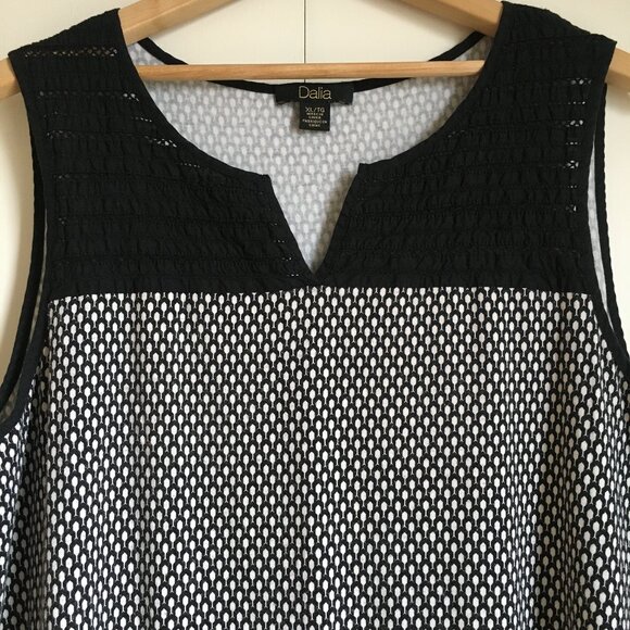 Dalia Cotton Lace Embroidered Monochromatic Tunic Tank Top - Picture 3 of 13